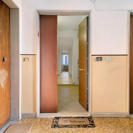 Apartment Casa Mare 1 *